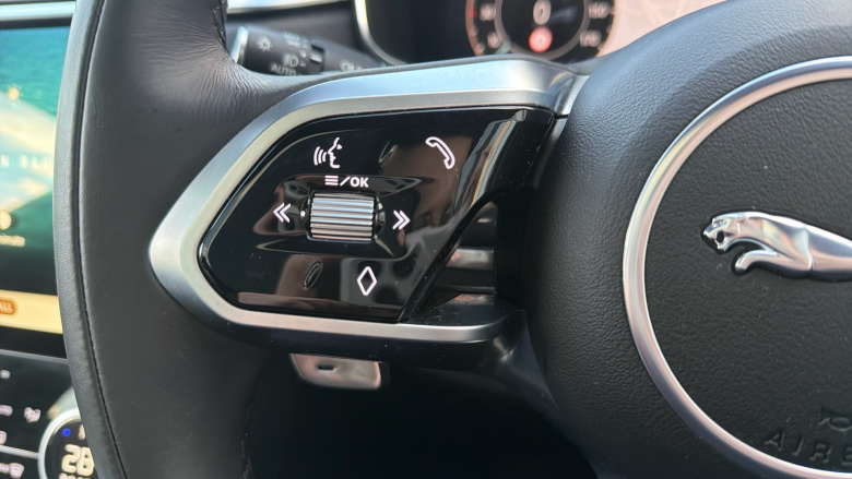 Jaguar F-Pace 2.0 D200 R-Dynamic HSE Black 5dr Auto AWD Diesel Estate